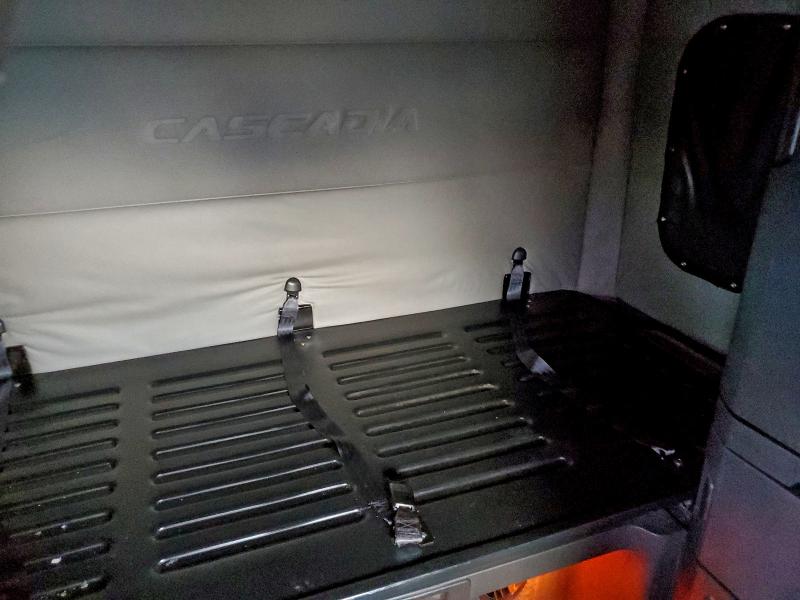 3AKJHHDR2MSMC0702 - 2021 FREIGHTLINER CASCADIA 1 BLACK photo 6