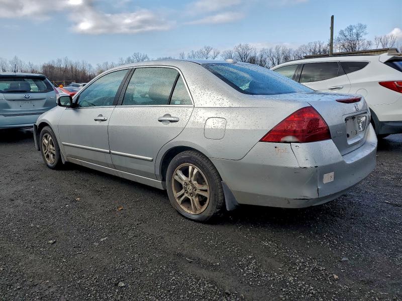 1HGCM56827A026715 - 2007 HONDA ACCORD EX SILVER photo 2