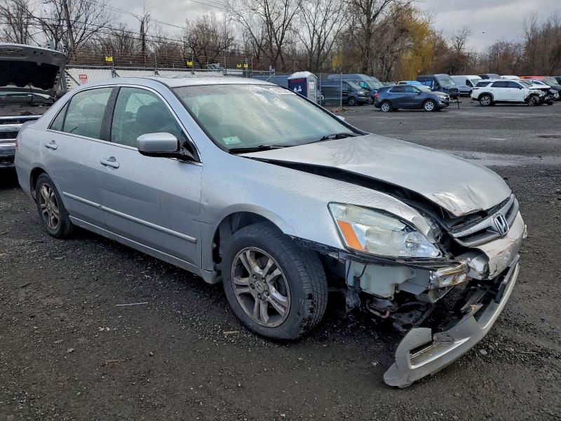 1HGCM56827A026715 - 2007 HONDA ACCORD EX SILVER photo 4