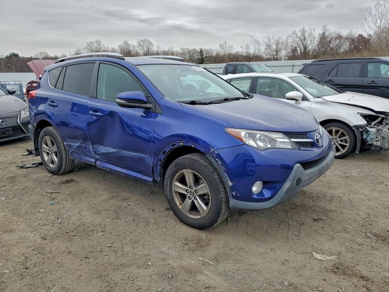 2T3RFREV4FW261232 - 2015 TOYOTA RAV4 XLE BLUE photo 4
