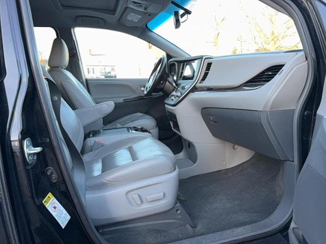 5TDYK3DC3GS748686 - 2016 TOYOTA SIENNA XLE BLACK photo 5