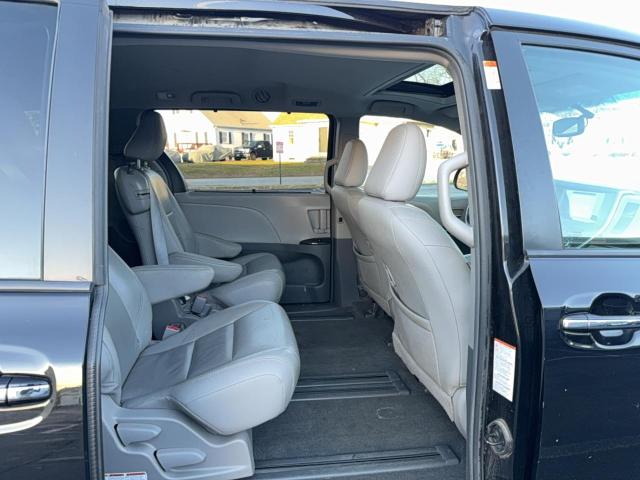 5TDYK3DC3GS748686 - 2016 TOYOTA SIENNA XLE BLACK photo 6