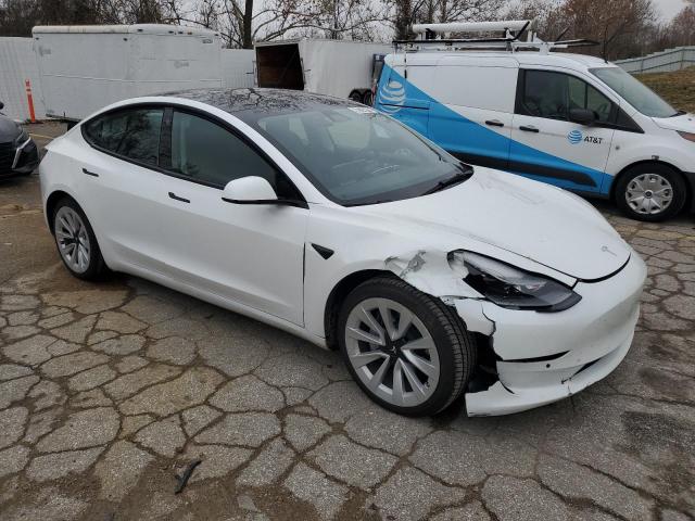 5YJ3E1EA3NF371636 - 2022 TESLA MODEL 3 WHITE photo 4