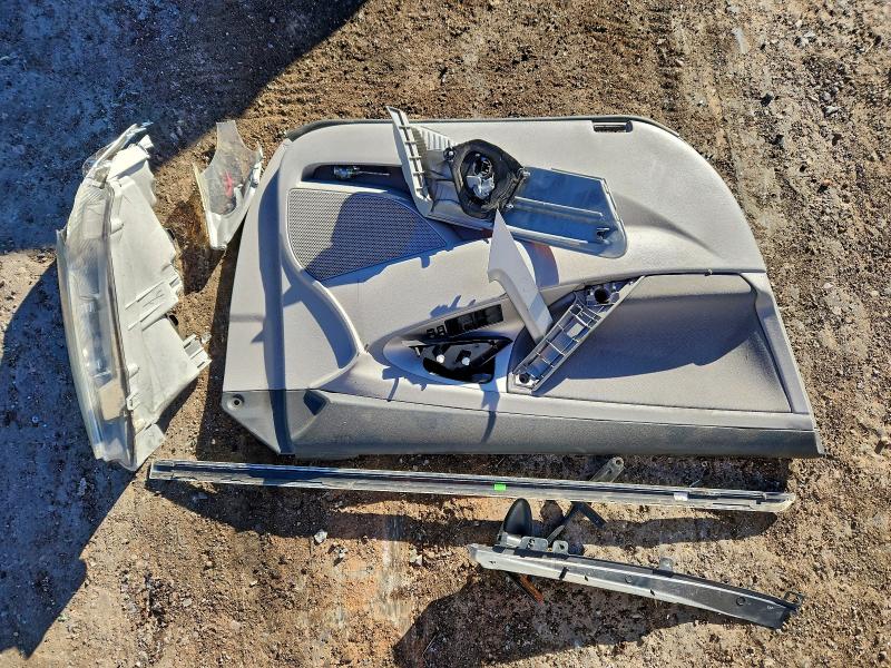 4T1BE46K89U835646 - 2009 TOYOTA CAMRY BASE WHITE photo 12