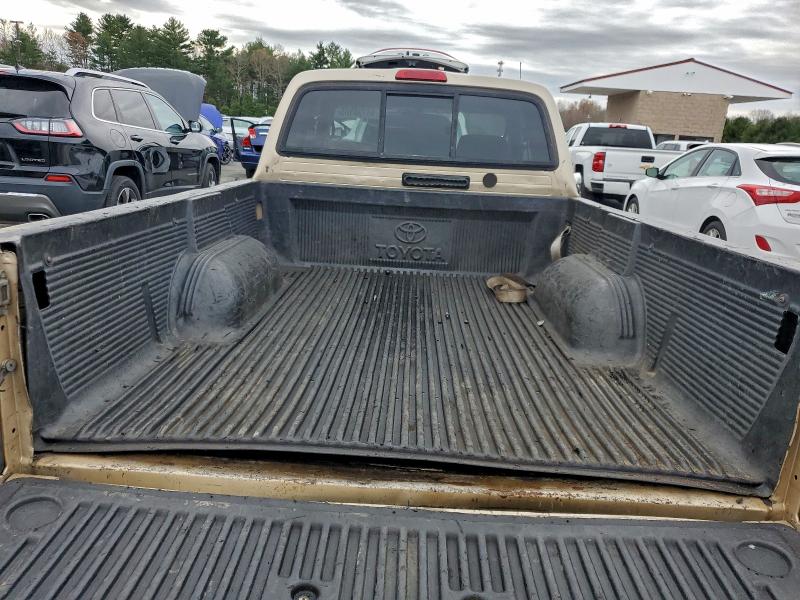 5TEVL52N32Z004310 - 2002 TOYOTA TACOMA XTRACAB ოქროსფერი ფოტო 10