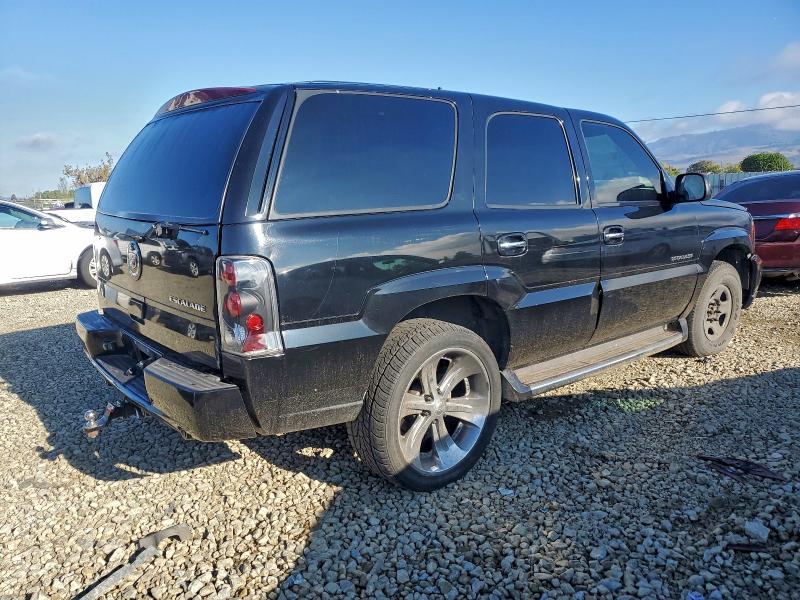 1GYEK63N14R291016 - 2004 CADILLAC ESCALADE LUXURY Czarny zdjęcie 3