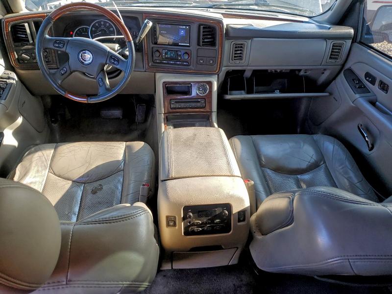 1GYEK63N14R291016 - 2004 CADILLAC ESCALADE LUXURY Czarny zdjęcie 8