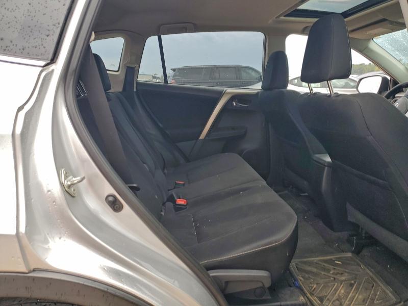 2T3WFREV5FW206730 - 2015 TOYOTA RAV4 XLE 银色 照片 11