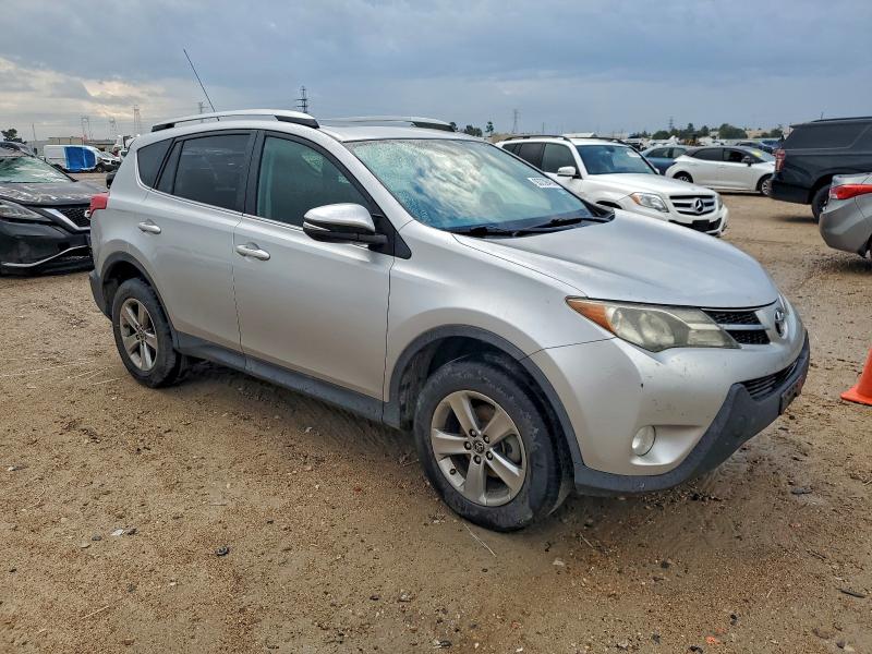 2T3WFREV5FW206730 - 2015 TOYOTA RAV4 XLE 银色 照片 4