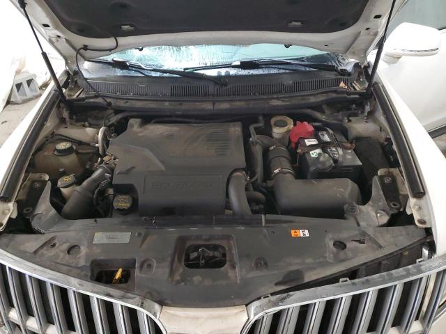 2LMHJ5AT0ABJ12559 - 2010 LINCOLN MKT Weiß Foto 12