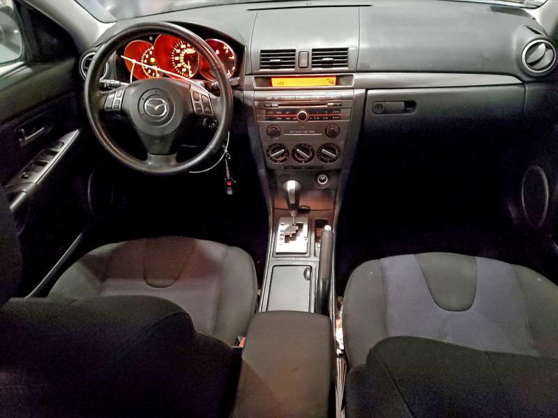 JM1BK343371758458 - 2007 MAZDA 3 HATCHBACK BLACK photo 8