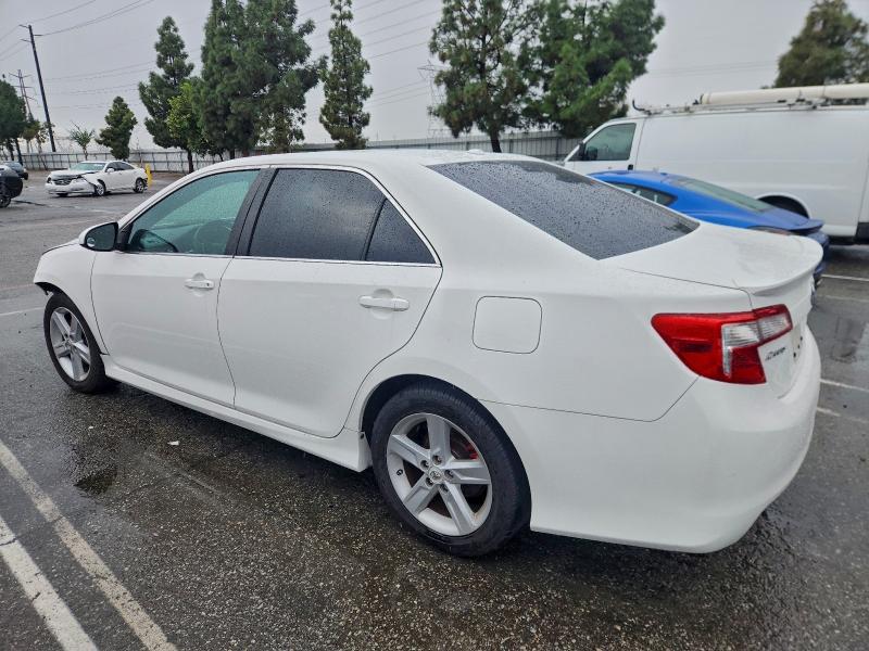 4T1BF1FK6CU615876 - 2012 TOYOTA CAMRY BASE WHITE photo 2