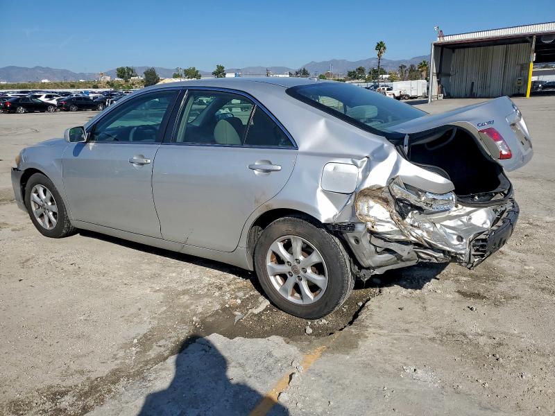 4T1BF3EK1BU758553 - 2011 TOYOTA CAMRY BASE Gümüş fotoğraf 2