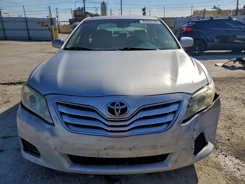 4T1BF3EK1BU758553 - 2011 TOYOTA CAMRY BASE Gümüş fotoğraf 5