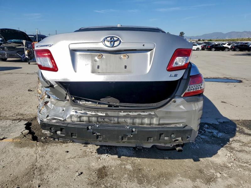 4T1BF3EK1BU758553 - 2011 TOYOTA CAMRY BASE Gümüş fotoğraf 6