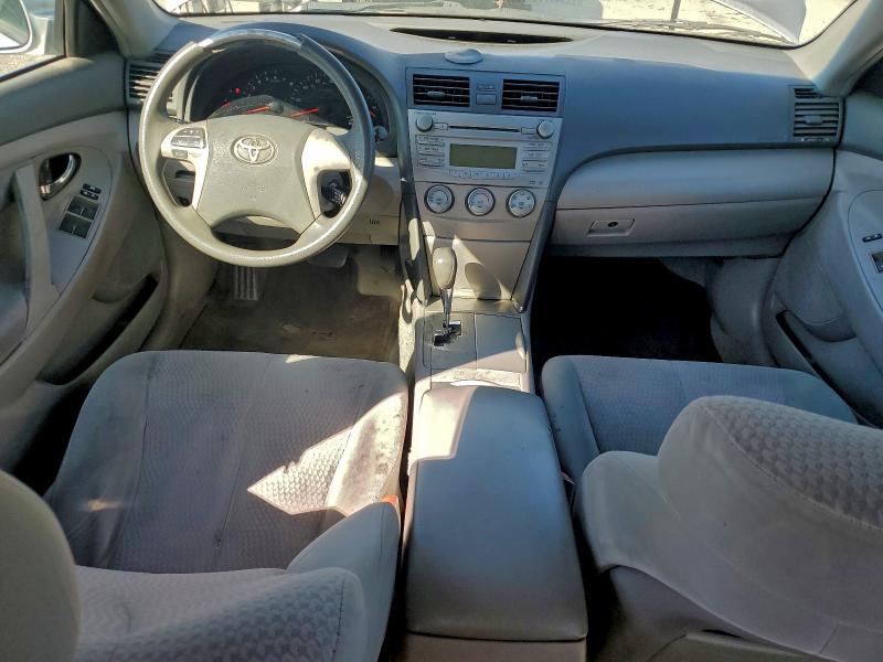 4T1BF3EK1BU758553 - 2011 TOYOTA CAMRY BASE Gümüş fotoğraf 8