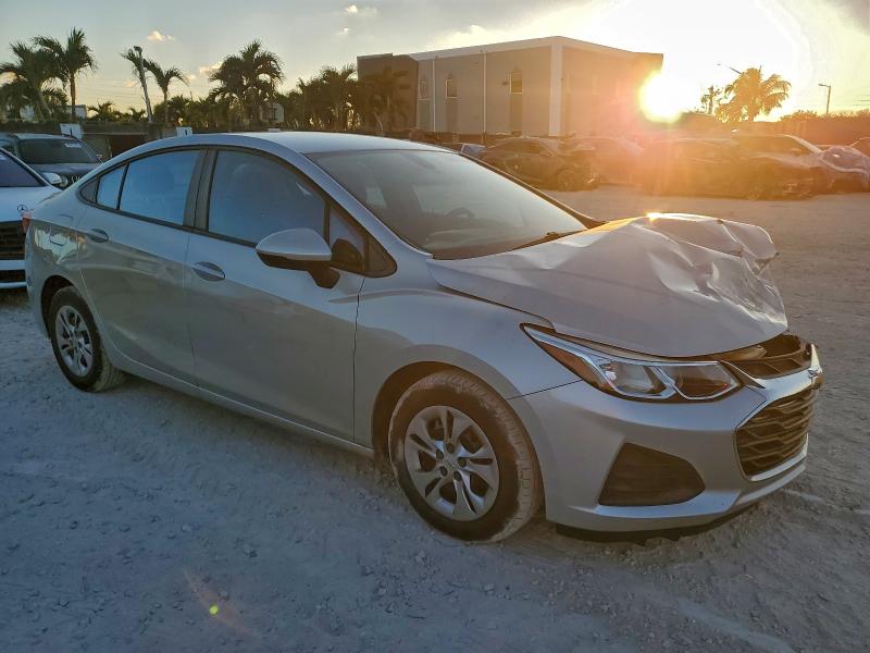 1G1BC5SM2K7133312 - 2019 CHEVROLET CRUZE LS 银色 照片 4