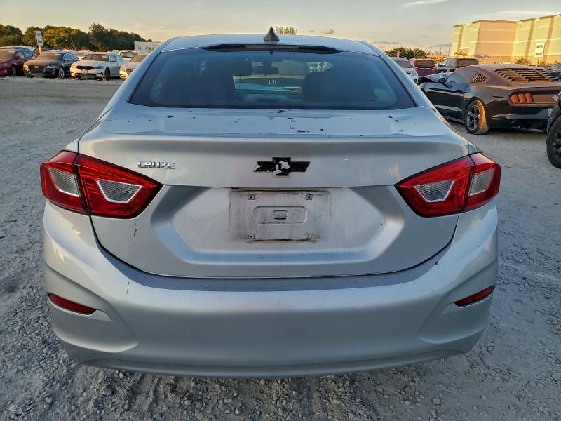 1G1BC5SM2K7133312 - 2019 CHEVROLET CRUZE LS 银色 照片 6