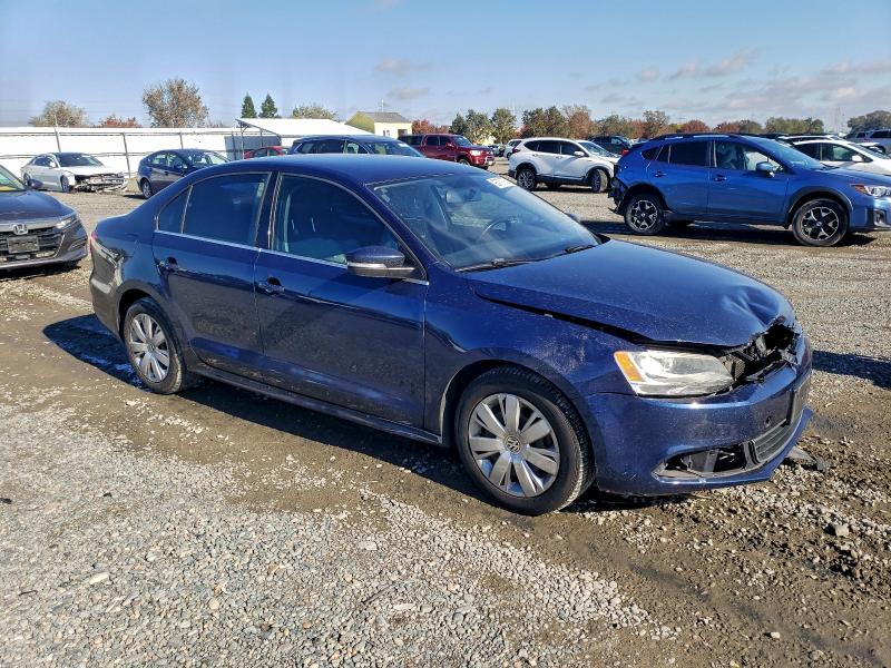 3VWDP7AJ5DM371149 - 2013 VOLKSWAGEN JETTA SE BLUE photo 4