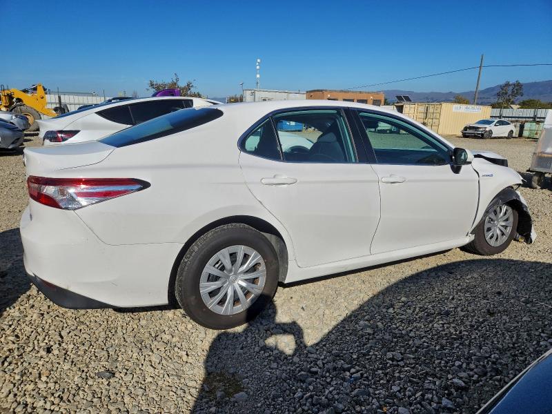 4T1C31AK9LU538800 - 2020 TOYOTA CAMRY LE WHITE photo 3