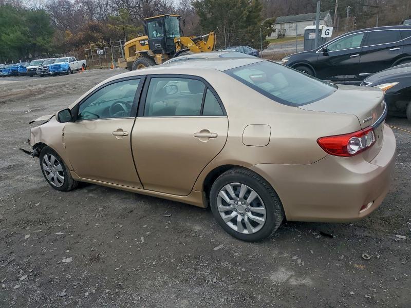 2T1BU4EE6DC044508 - 2013 TOYOTA COROLLA BASE Қоңыр фото 2