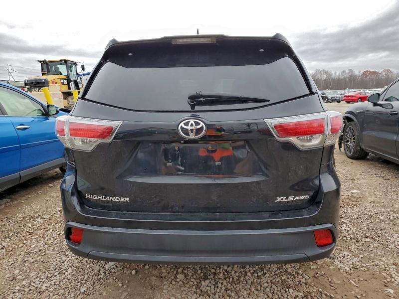 5TDJKRFH6GS259096 - 2016 TOYOTA HIGHLANDER XLE أسود صورة 6