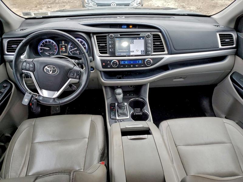5TDJKRFH6GS259096 - 2016 TOYOTA HIGHLANDER XLE أسود صورة 8