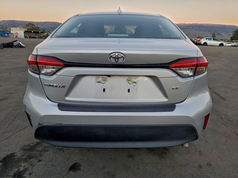 5YFB4MDE6RP197303 - 2024 TOYOTA COROLLA LE ვერცხლისფერი ფოტო 6