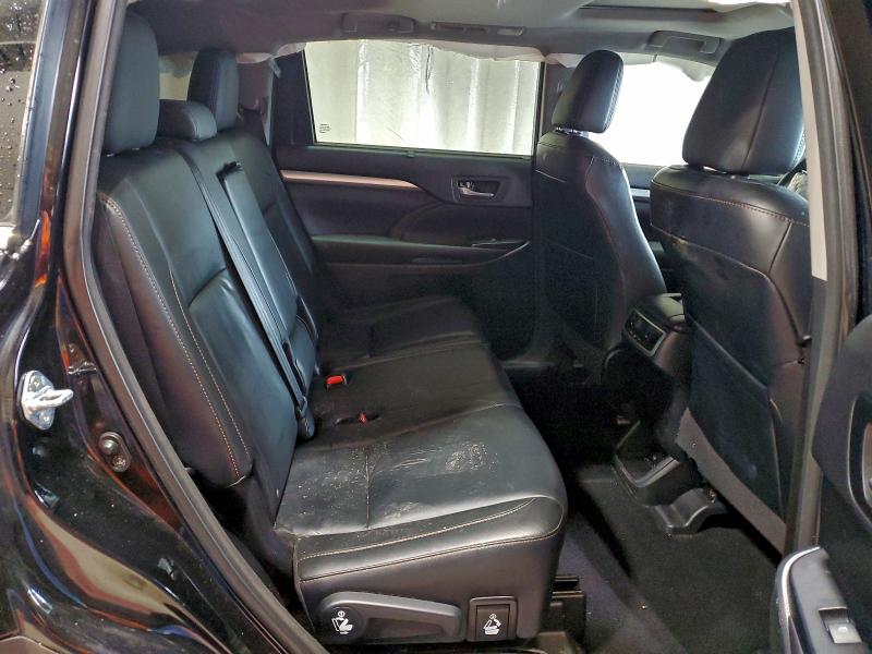 5TDJKRFH3GS279130 - 2016 TOYOTA HIGHLANDER XLE 黑色 照片 11