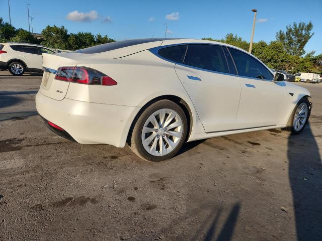 5YJSA1E25JF245160 - 2018 TESLA MODEL S Белый фото 3