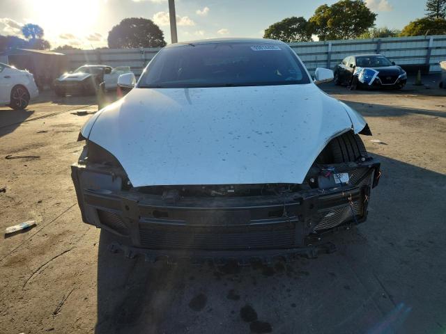 5YJSA1E25JF245160 - 2018 TESLA MODEL S Белый фото 5