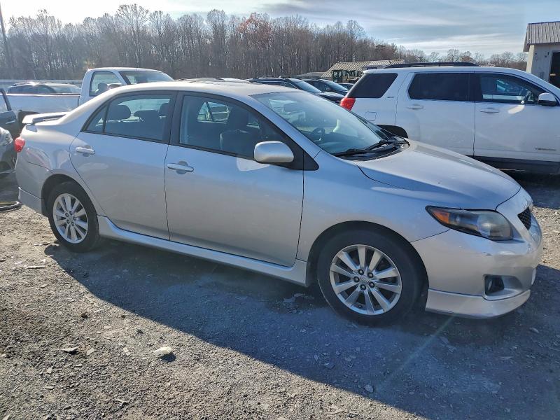 2T1BU4EE1AC383463 - 2010 TOYOTA COROLLA BASE Gümüş foto 4