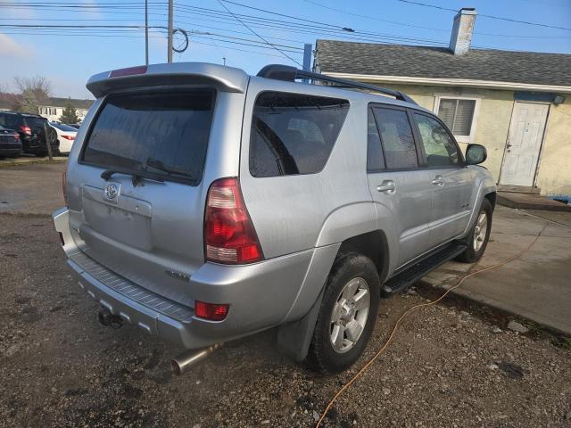 JTEBU14R940045712 - 2004 TOYOTA 4RUNNER SR5 银色 照片 4
