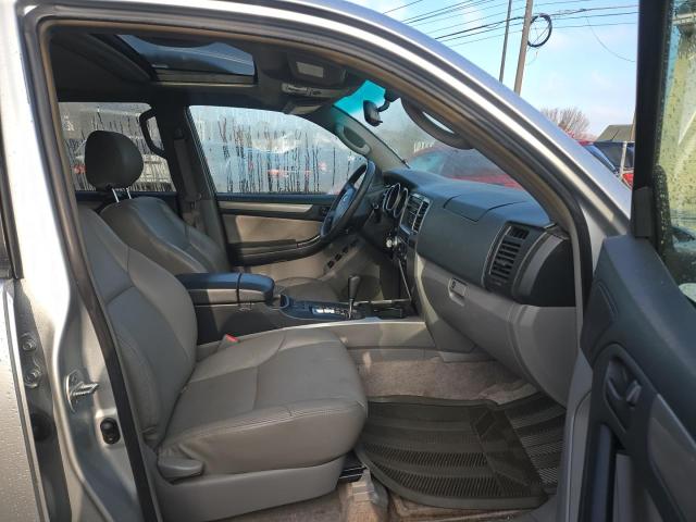 JTEBU14R940045712 - 2004 TOYOTA 4RUNNER SR5 银色 照片 5