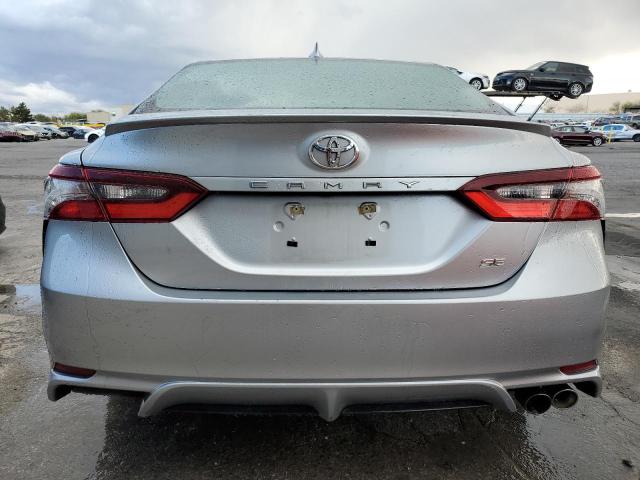 4T1G11AK9RU904125 - 2024 TOYOTA CAMRY SE NIGHT SHADE SILVER photo 6