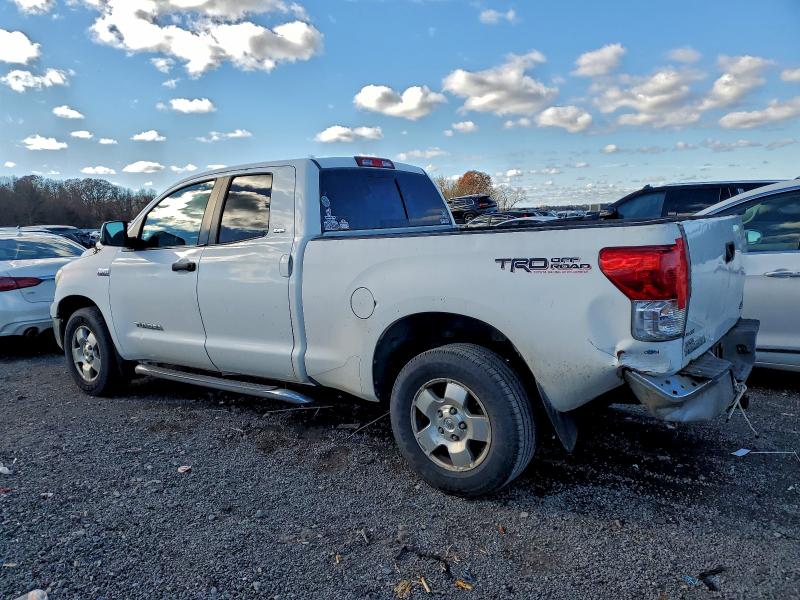5TFUY5F10AX133745 - 2010 TOYOTA TUNDRA DOUBLE CAB SR5 WHITE photo 2