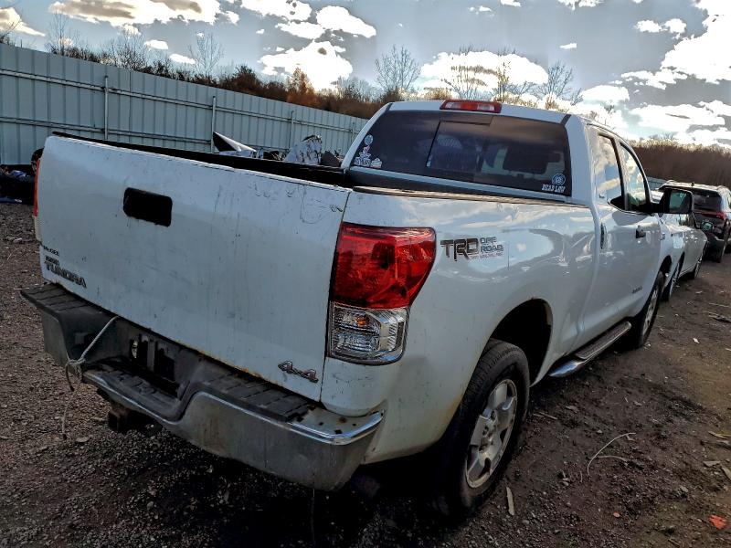 5TFUY5F10AX133745 - 2010 TOYOTA TUNDRA DOUBLE CAB SR5 WHITE photo 3