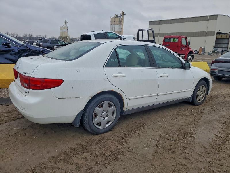 1HGCM56455A197002 - 2005 HONDA ACCORD LX WHITE photo 3
