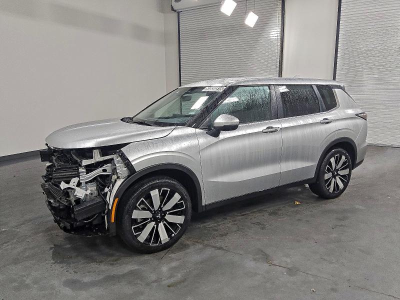 2025 MITSUBISHI OUTLANDER SE, 