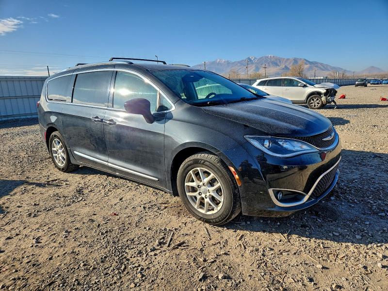 2C4RC1BG5LR124998 - 2020 CHRYSLER PACIFICA TOURING L BLACK photo 4