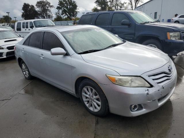 4T1BK3EKXAU104242 - 2010 TOYOTA CAMRY SE SILVER photo 4