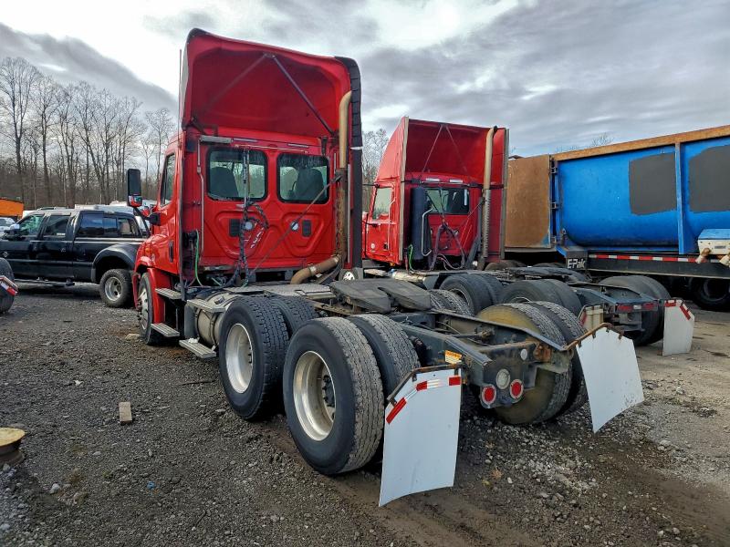 3AKJGBDV4GDGX5154 - 2016 FREIGHTLINER CASCADIA 1 Qırmızı foto 3