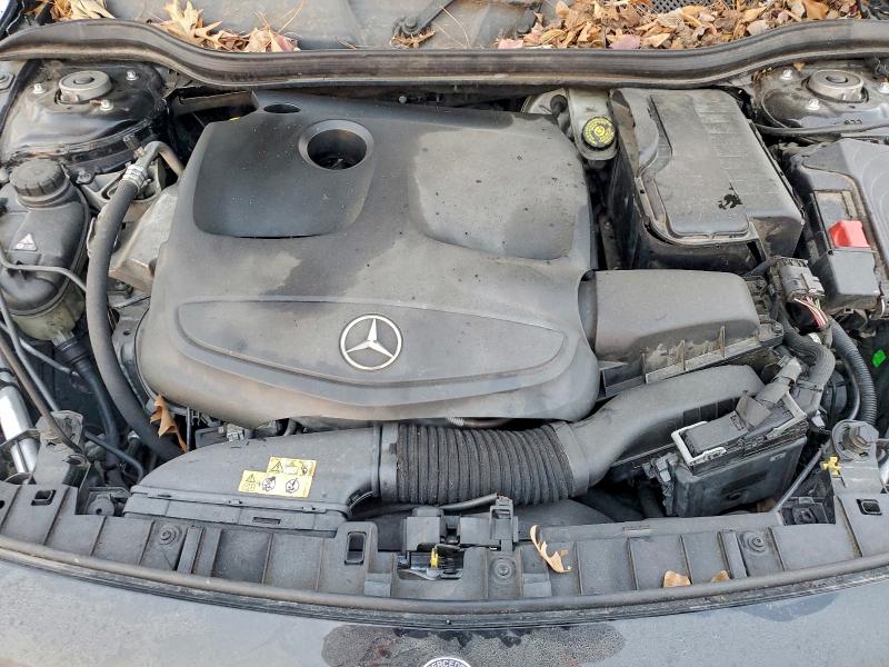 WDCTG4EB2GJ256178 - 2016 MERCEDES-BENZ GLA 250 黑色 照片 11