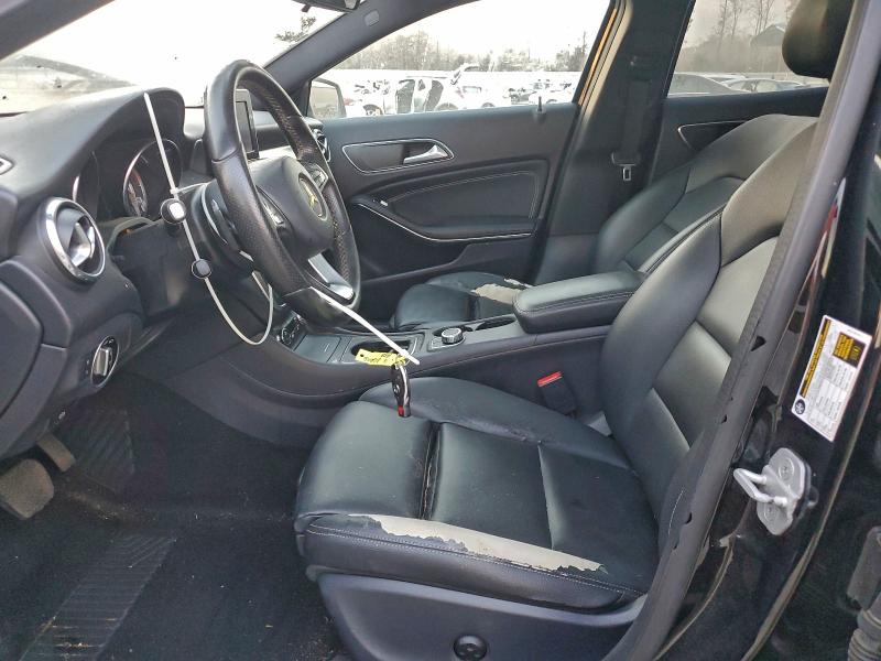 WDCTG4EB2GJ256178 - 2016 MERCEDES-BENZ GLA 250 黑色 照片 7