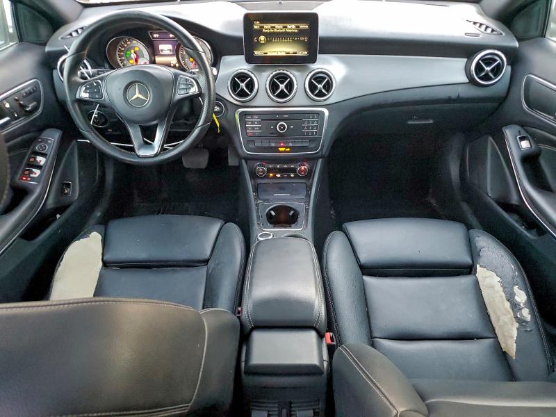 WDCTG4EB2GJ256178 - 2016 MERCEDES-BENZ GLA 250 黑色 照片 8