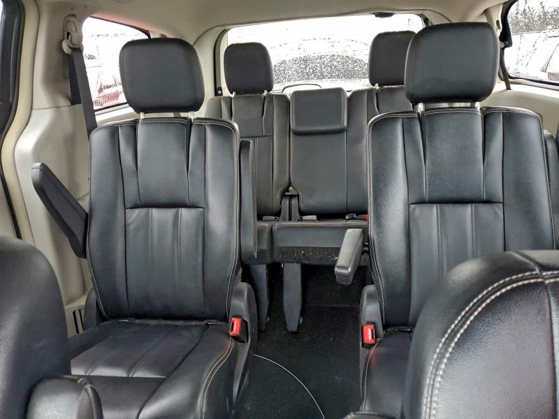 2C4RC1BG5GR281453 - 2016 CHRYSLER TOWN & COU TOURING GRAY photo 10