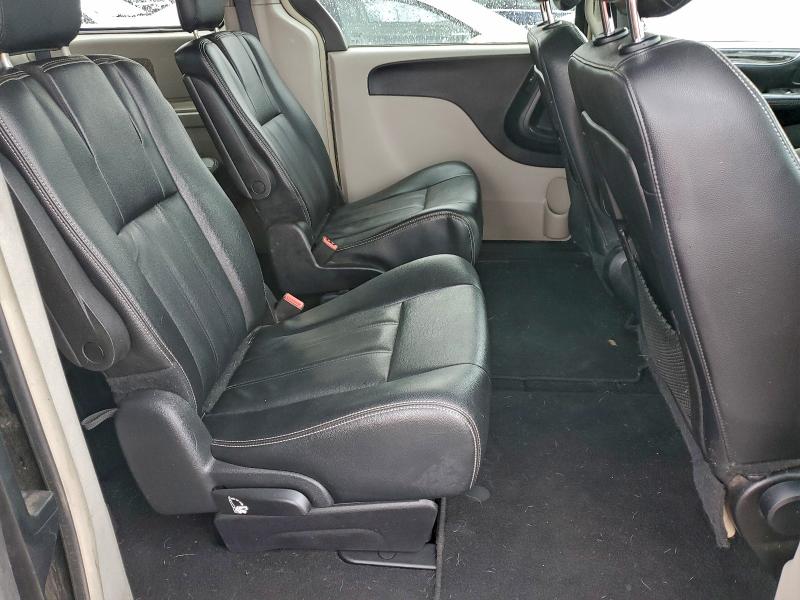 2C4RC1BG5GR281453 - 2016 CHRYSLER TOWN & COU TOURING GRAY photo 11