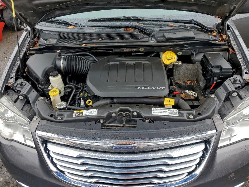 2C4RC1BG5GR281453 - 2016 CHRYSLER TOWN & COU TOURING GRAY photo 12