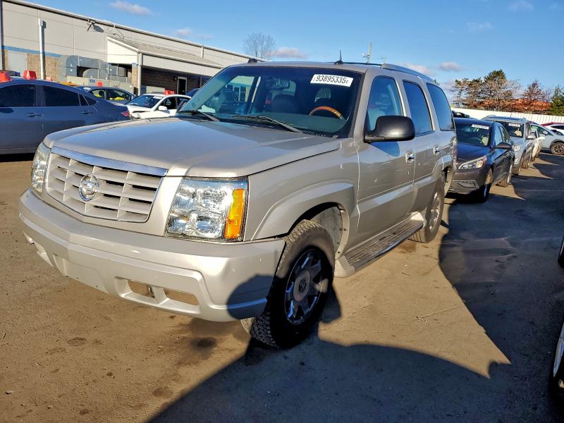 2004 CADILLAC ESCALADE LUXURY, 