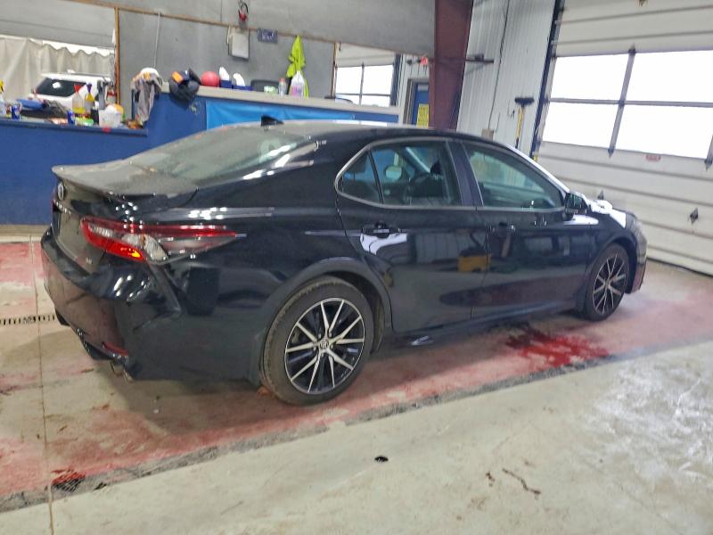 4T1G11AK6NU620770 - 2022 TOYOTA CAMRY SE 黑色 照片 3